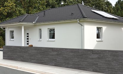 Modernes Haus mit Mauersteinen aus Beton